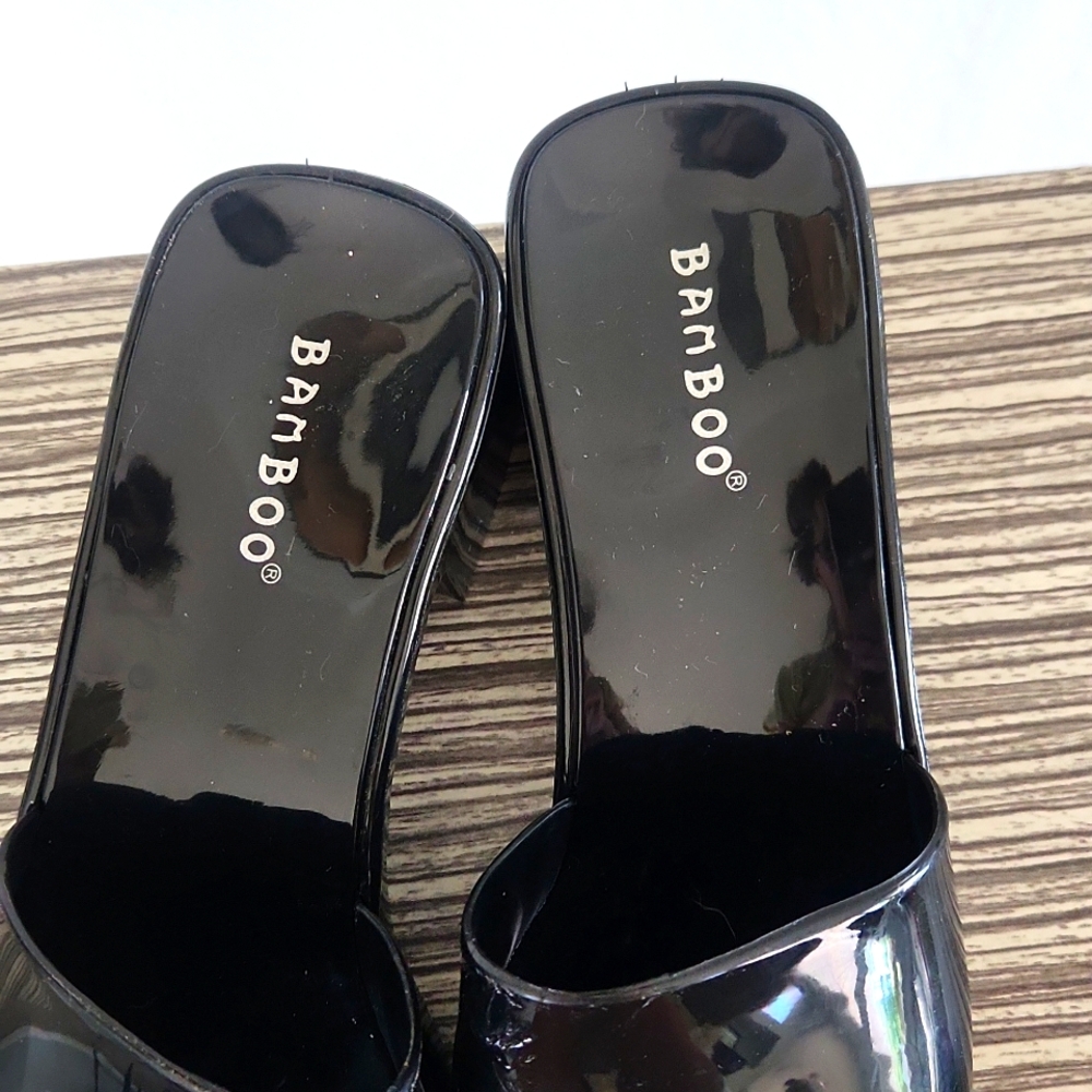 BAMBOO Women's Glossy Black Mules - Picture 7 of 8